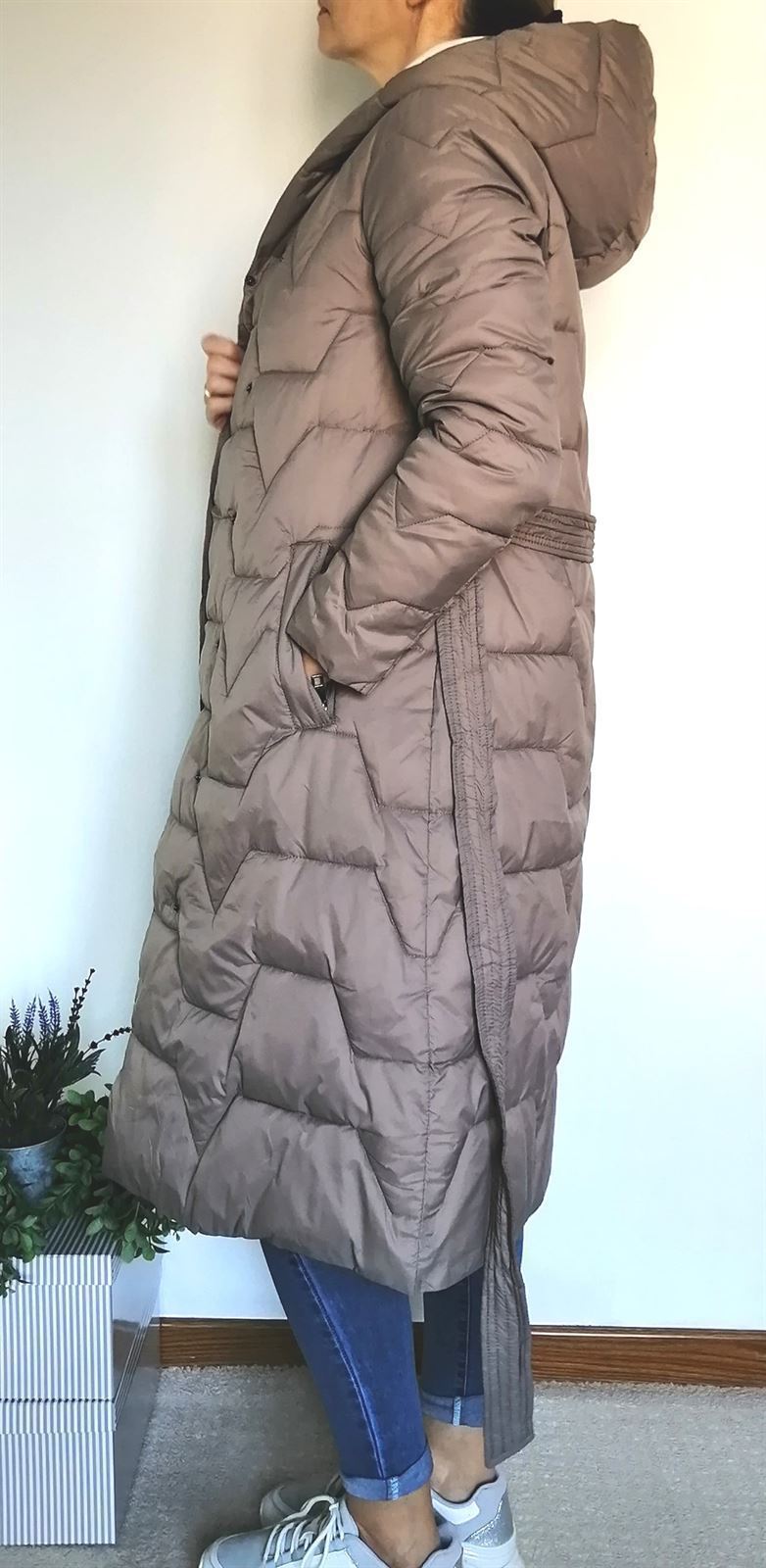 Abrigo largo con capucha